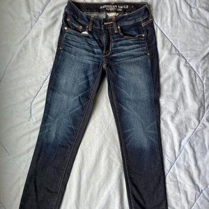 American Eagle Size 2 Skinny Jeans